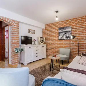 Rensi Apartament