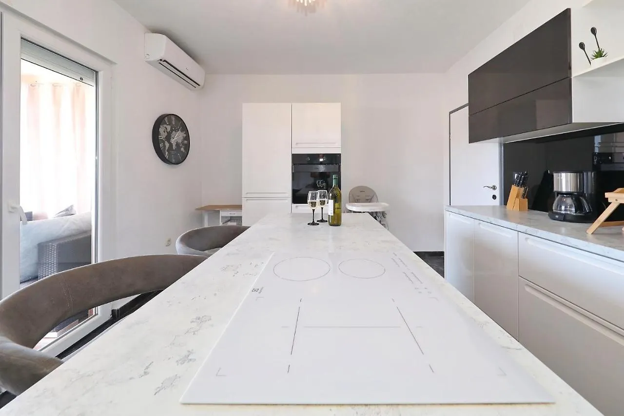 Apartman Nika Sa Jacuzzijem Zadar 0*,  Chorwacja
