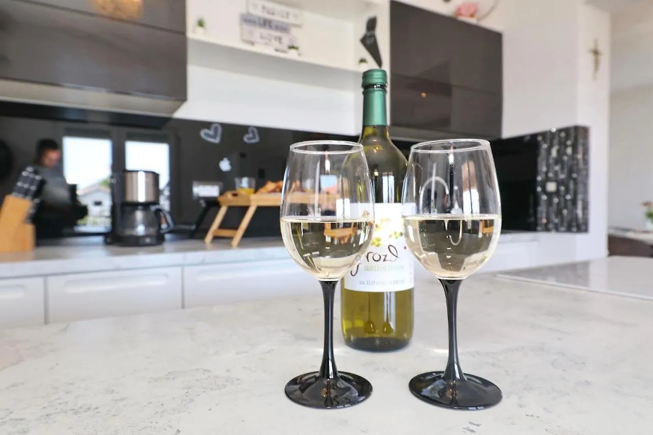 Apartman Nika Sa Jacuzzijem Zadar Apartament